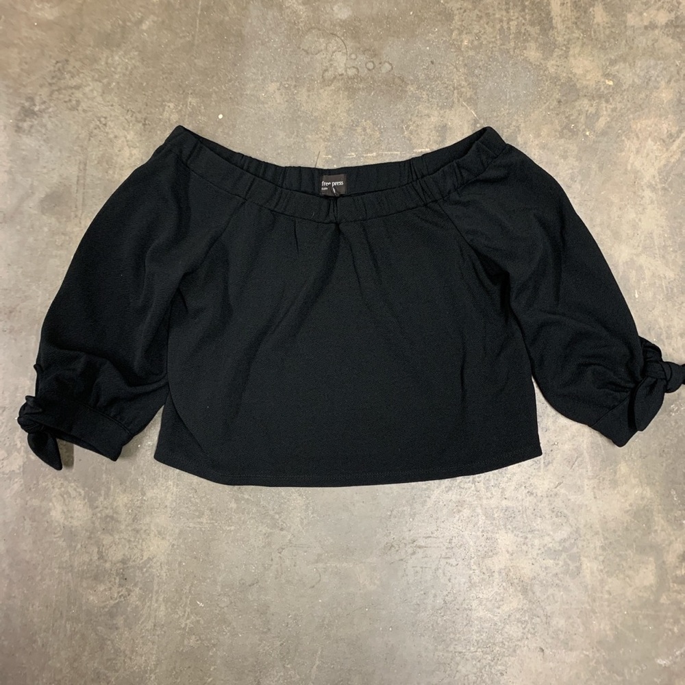 Off the Shoulder Free Press Top!